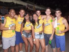 Oktober 10 Anos